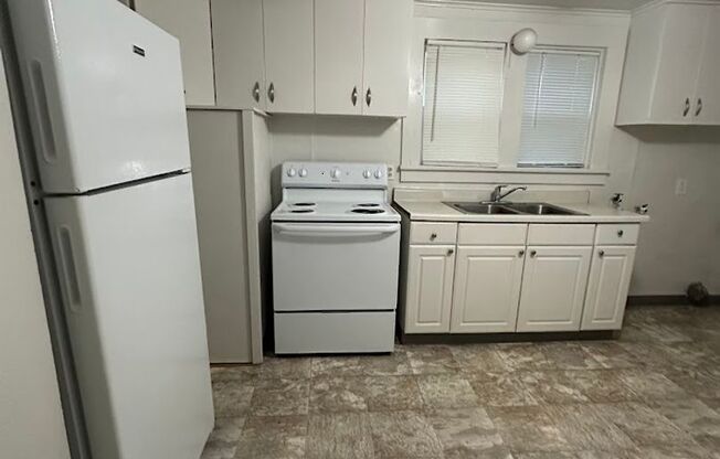 2 beds, 1 bath, 950 sqft, $1,195, Unit 2108