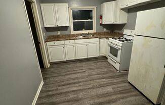 2 beds, 1 bath, $1,100, Unit 1