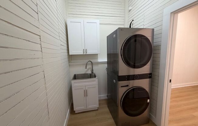 4 beds, 1 bath, 1,300 sqft, $3,500, Unit 473 Amity Rd