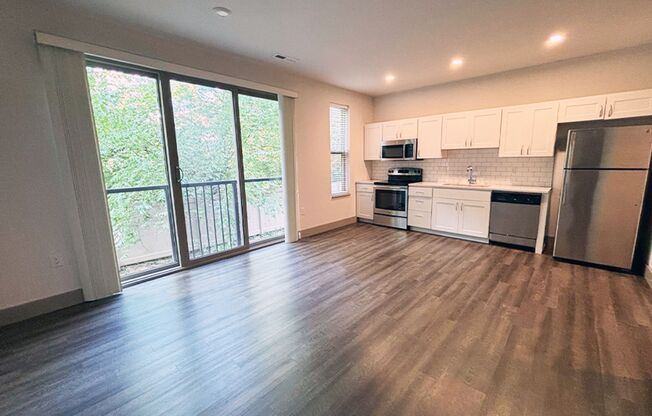 1 bed, 1 bath, 615 sqft, $1,395, Unit 3250-105