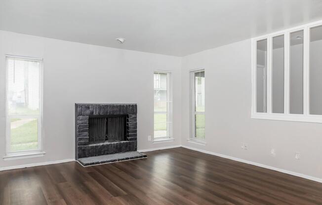 3 beds, 2 baths, 1,362 sqft, $1,381