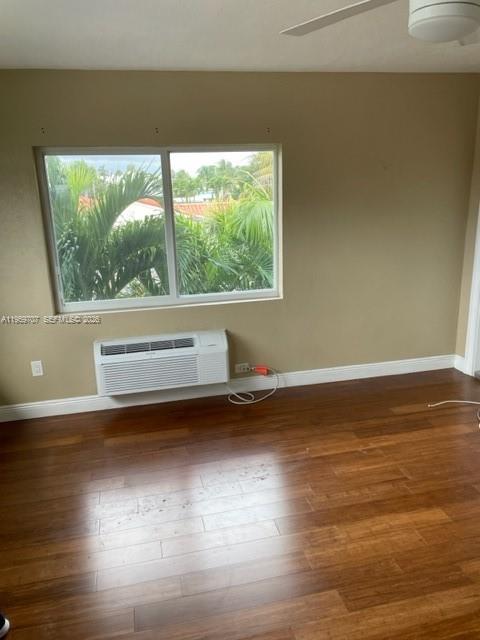 2121 BIARRITZ DR