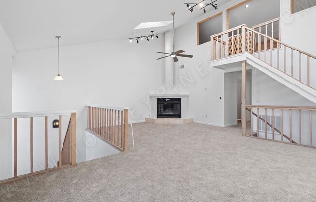 STUNNING 3BR Townhome with Garage, 1 BLOCK from the Ocean!