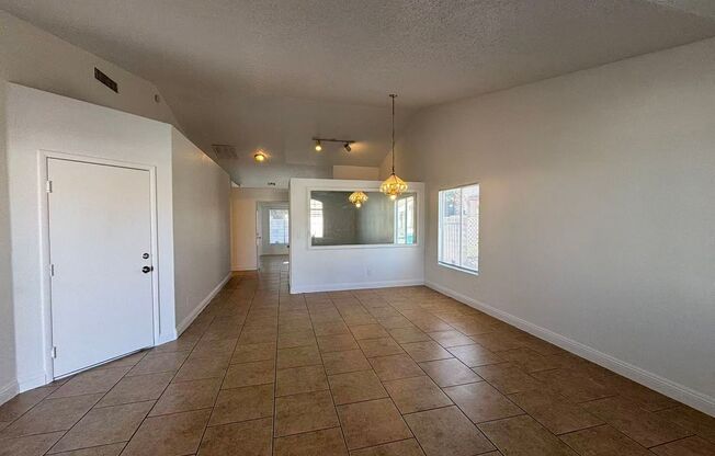 GR8 SINGLE-STORY HOME