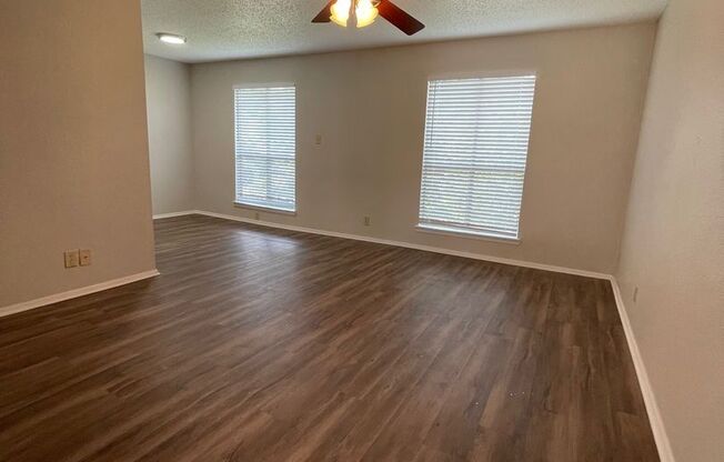 1 bed, 1 bath, 616 sqft, $895