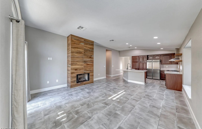 2401 FLOWER SPG ST