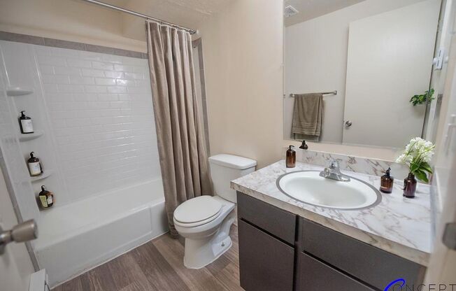 2 beds, 1 bath, 840 sqft, $1,210, Unit 36