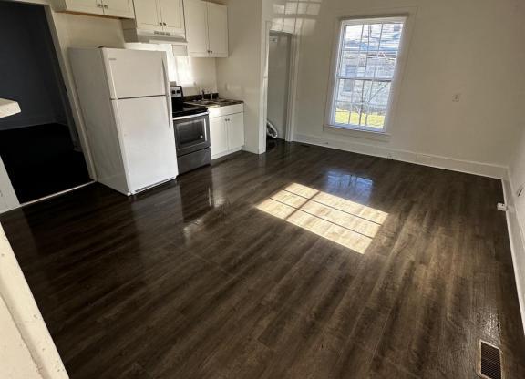 2 beds, 1 bath, $1,195, Unit UNIT A