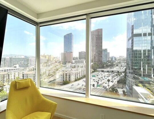 2 beds, 2 baths, 1,365 sqft, $4,900, Unit 1808