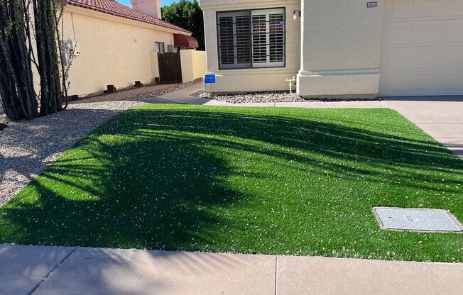 Adorable light and bright! 3Bedroom/2Bath Scottsdale Home!