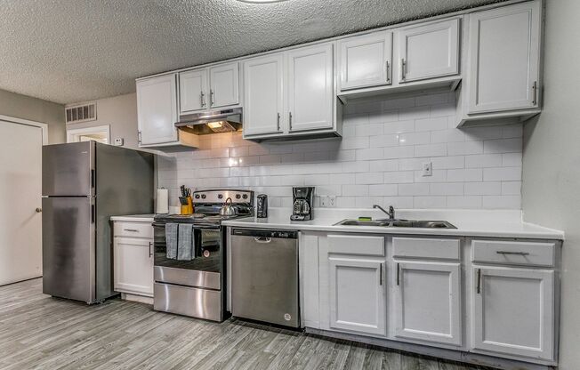 Studio, 1 bath, 555 sqft, $749