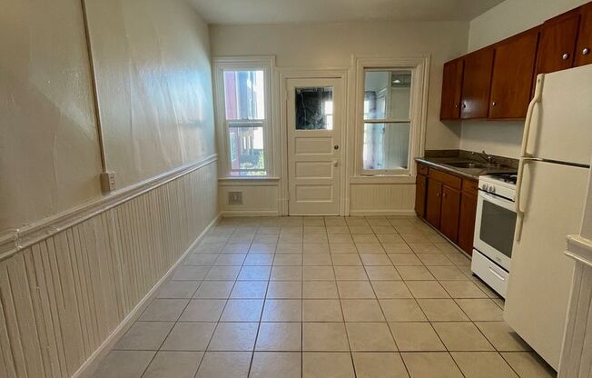 2 beds, 1 bath, $3,000, Unit 391 7th Ave