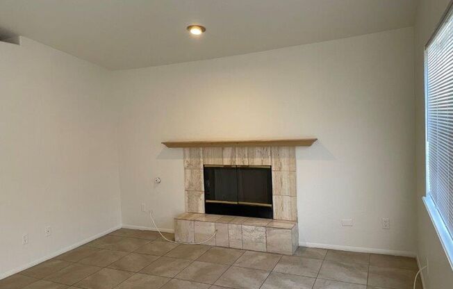 Spacious Home For RENT: 3 Bed / 2 Bath, Fenced in yard + 2 Car Garage! MOVE IN READY!