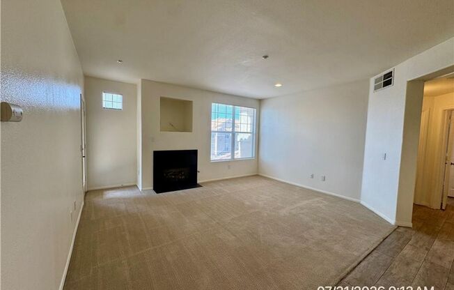 Stylish Condo with Fireplace, Walk-In Closet, & Community Pool