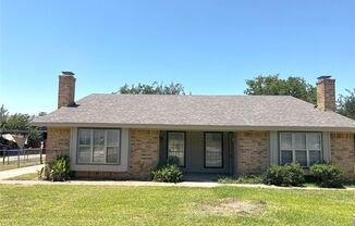 Charming 2BR/2BA Home with Easy Highway Access in NRH