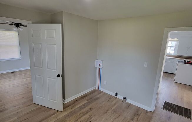 3 beds, 1 bath, $1,300