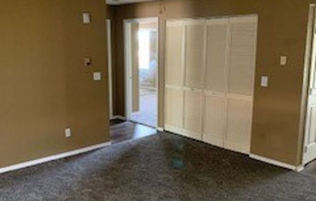 2 beds, 1 bath, $800