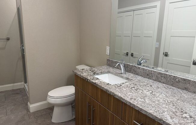 Studio, 1 bath, 565 sqft, $1,325, Unit 106