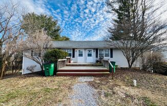 2 Bedroom, 1 Bath Apartment