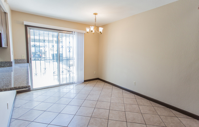 Great 2 Bedroom 1.5 Bath Townhome in Henderson