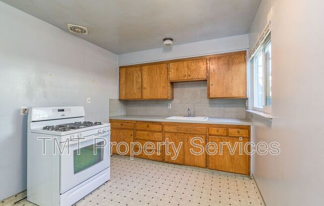 2427 33 ST