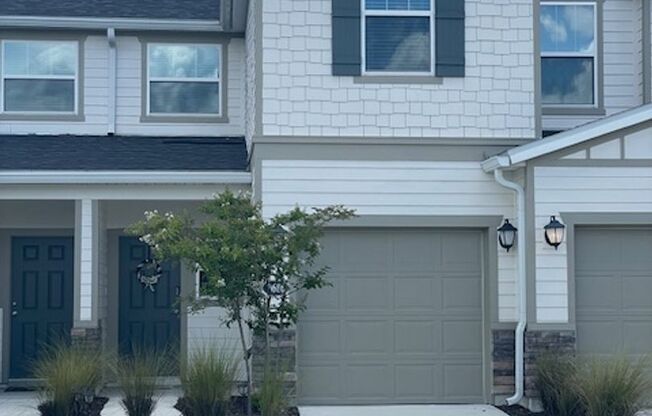 Beautiful 3/2.5 2023 Townhome Oakleaf