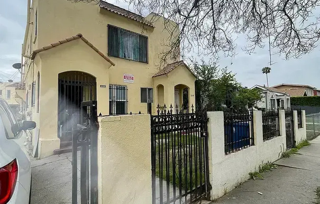 1642 W 38 ST