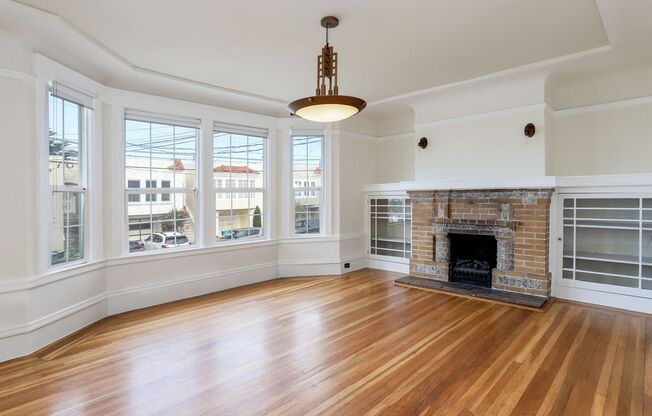 5 Bed / 2 Bath home in Outer Richmond near the Beach and Golden Gate Park. YouTube tour!