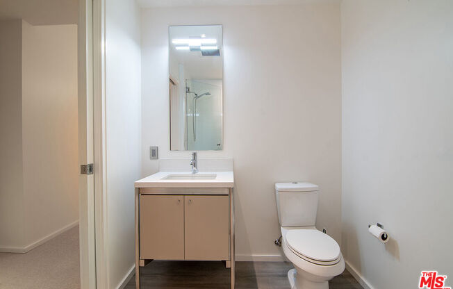 2 beds, 2.5 baths, 2,320 sqft, $6,700, Unit 1511