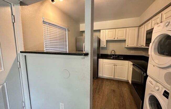 2 beds, 1 bath, $1,850, Unit Ringling 1028