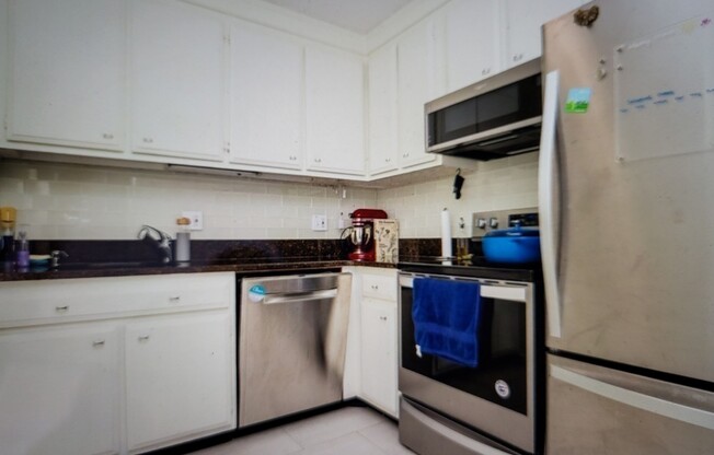 1 bed, 1 bath, 805 sqft, $2,800, Unit 045