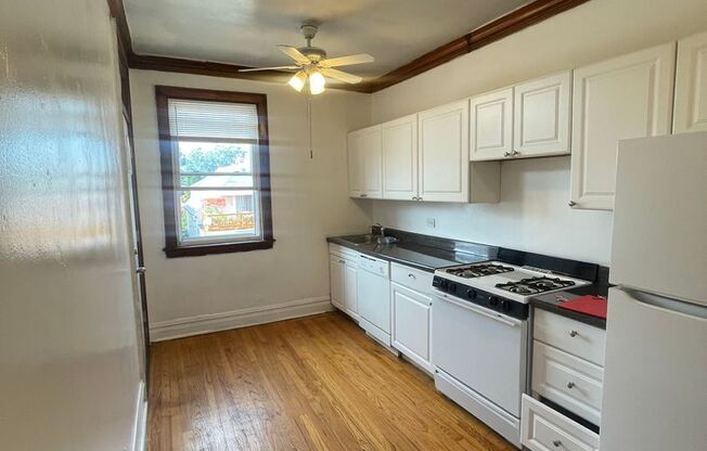 Studio, 1 bath, 600 sqft, $1,350, Unit 4828-2E
