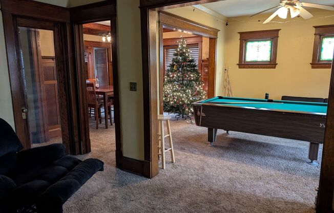 2828 2830 N MARYLAND AVE