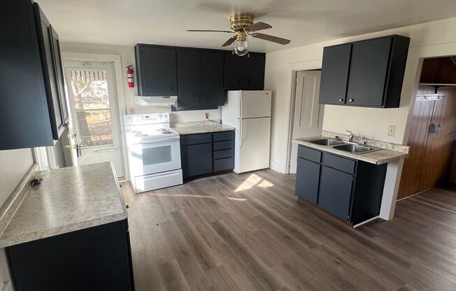 2 beds, 1 bath, $1,380