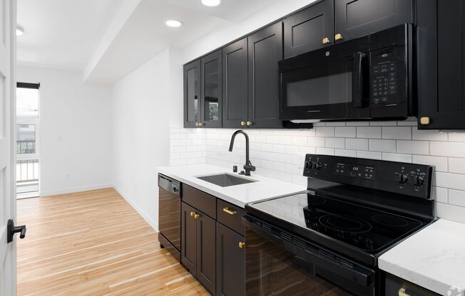Studio, 1 bath, 426 sqft, $1,490, Unit 606