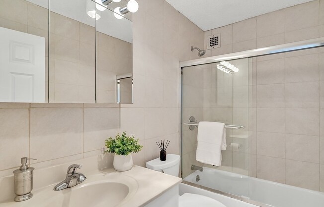 2 beds, 2 baths, 1,855 sqft, $5,200, Unit PH804