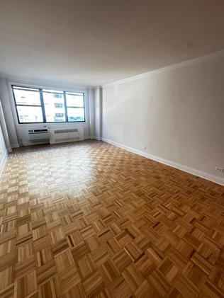 Studio, 1 bath, $3,825, Unit 7F
