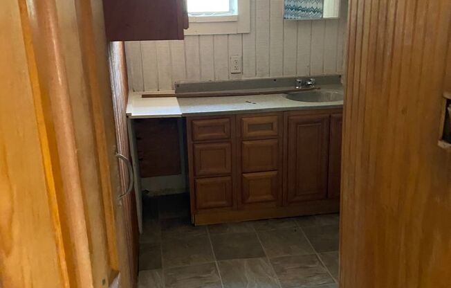 2 beds, 1 bath, $500