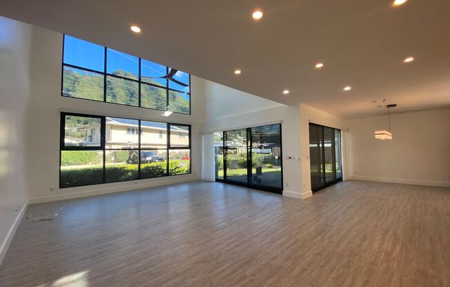 Manoa 5 Bedroom, 3.5 Bathroom, 2-Car Garage Rental !