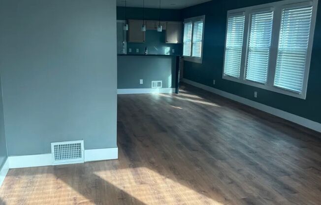 3268 Clairmount