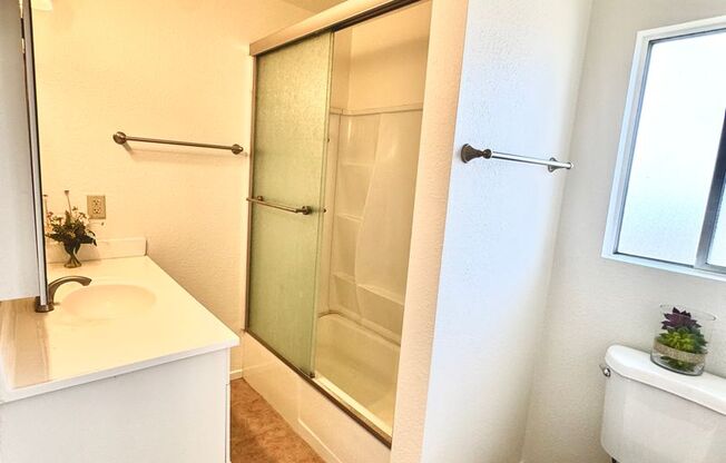 850 Eucalyptus Ave, Vista CA 92084