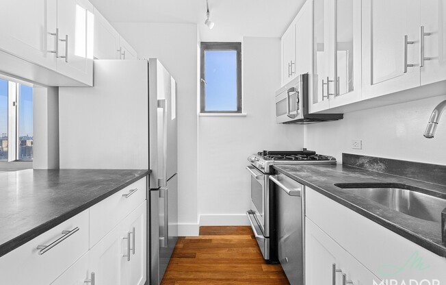 2 beds, 2 baths, $10,400, Unit 28C