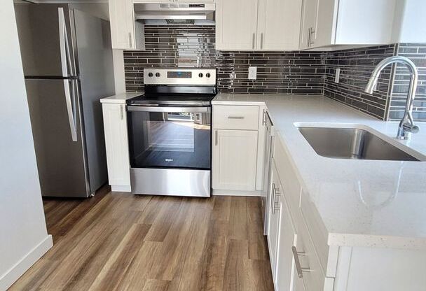3 beds, 2 baths, 1,044 sqft, $1,995, Unit 224