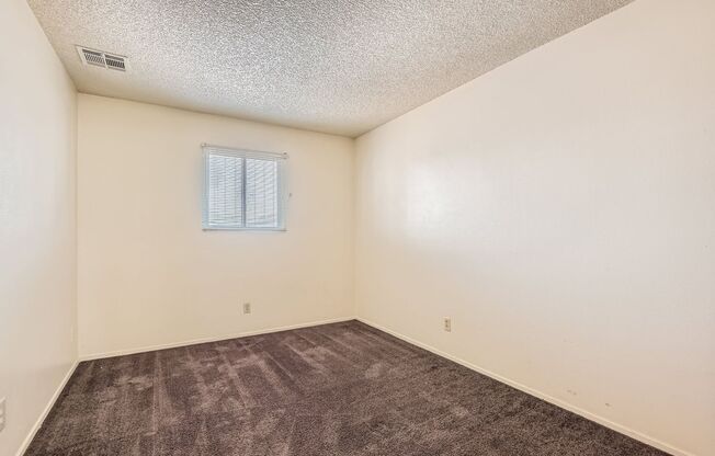 2 beds, 1 bath, $1,075, Unit Unit 1