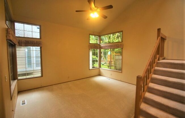 Beautiful 2 Story 3 Bed 2.5 Bath in Sammamish