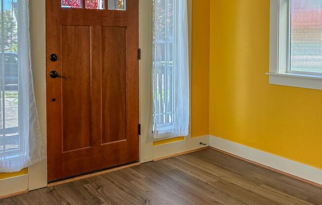 North Plains 4 Bedroom 2.5 Bath Home Available !!