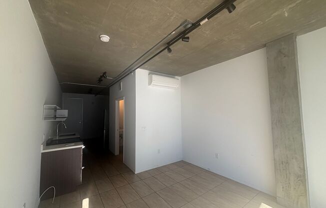 Studio, 1 bath, 382 sqft, $1,995, Unit 503