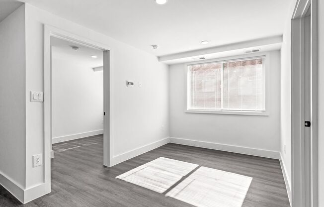 2 beds, 1 bath, 515 sqft, $2,800, Unit 1400-302