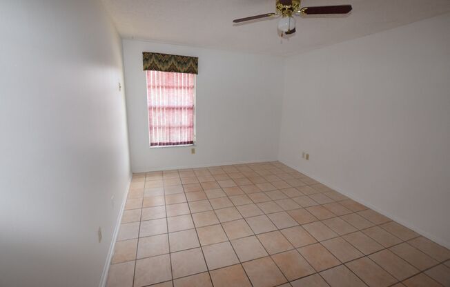 2 beds, 2 baths, $1,600, Unit Orange