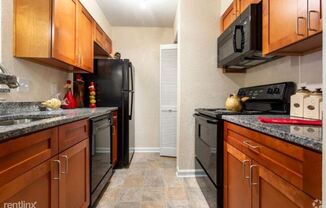 100 Lakeshore Drive NE